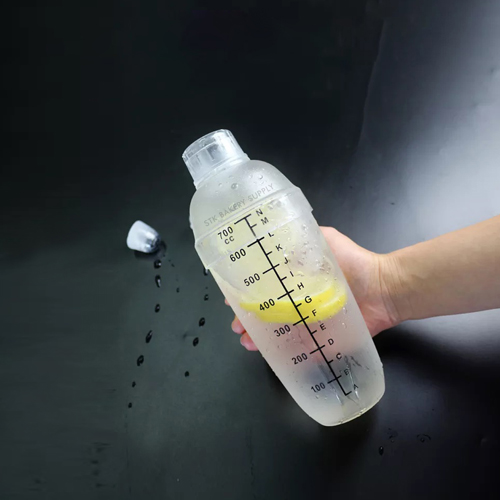 PLASTIC SHAKER 700ML 1PC