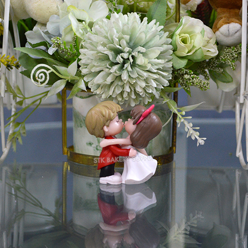 CAKE DECORATION WEDDING SET CP-2 (RED ,WHITE KISS COUPLE)