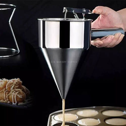 STAINLESS STEEL CONE SQUEEZE MACHINE WITH STAND 13x21CM (1.2L) 9043 (1 x 24)